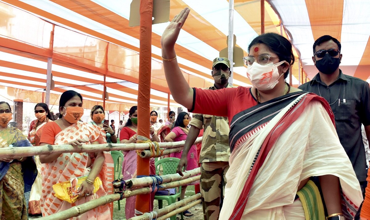 खूशबू सुंदर पायल सरकार लॉकेट चटर्जी