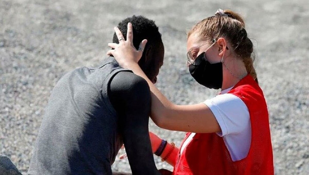 Luna with morocco migrant