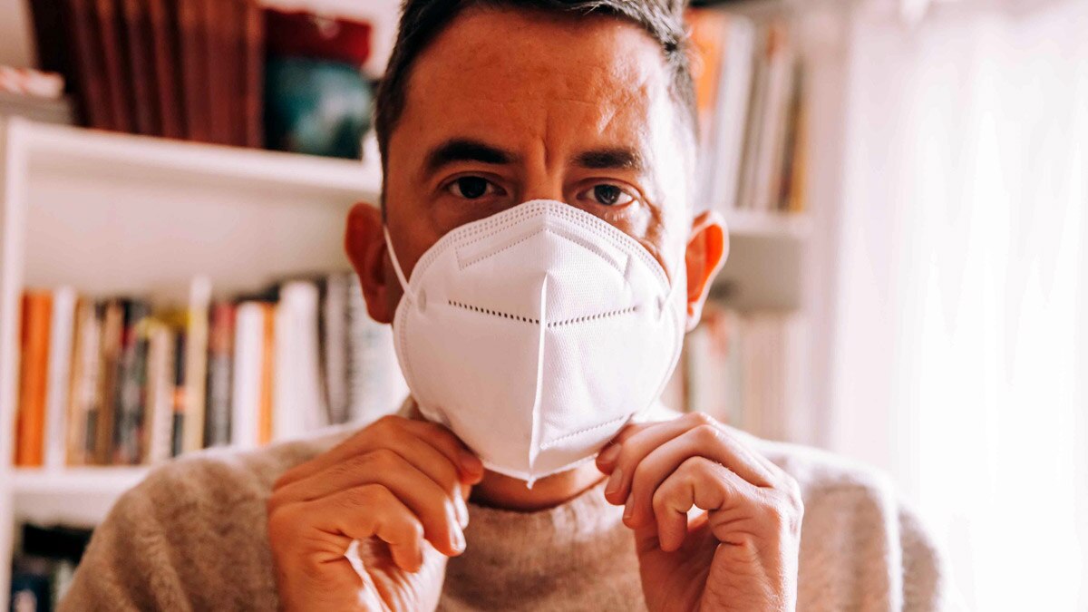 मास्क और सोशल डिस्टेंसिंग