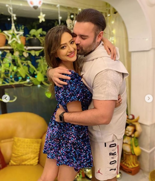 मदालसा शर्मा-महाक्षय चक्रवर्ती 