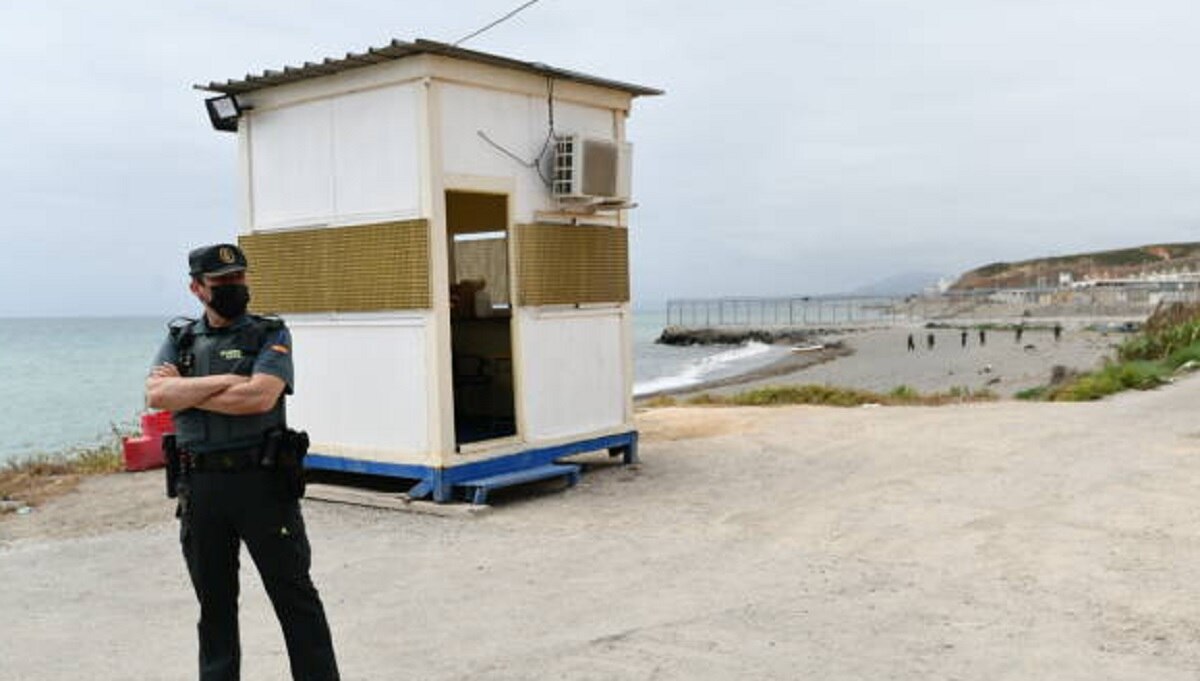 Luna with morocco migrant