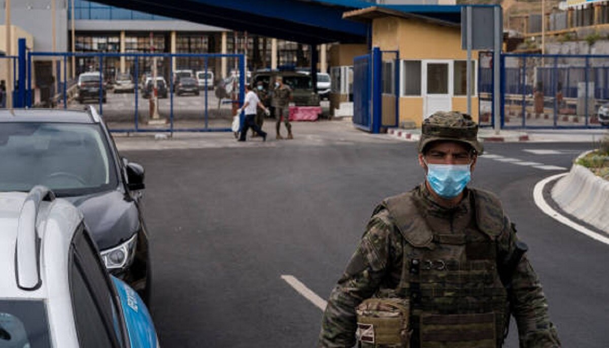 Luna with morocco migrant