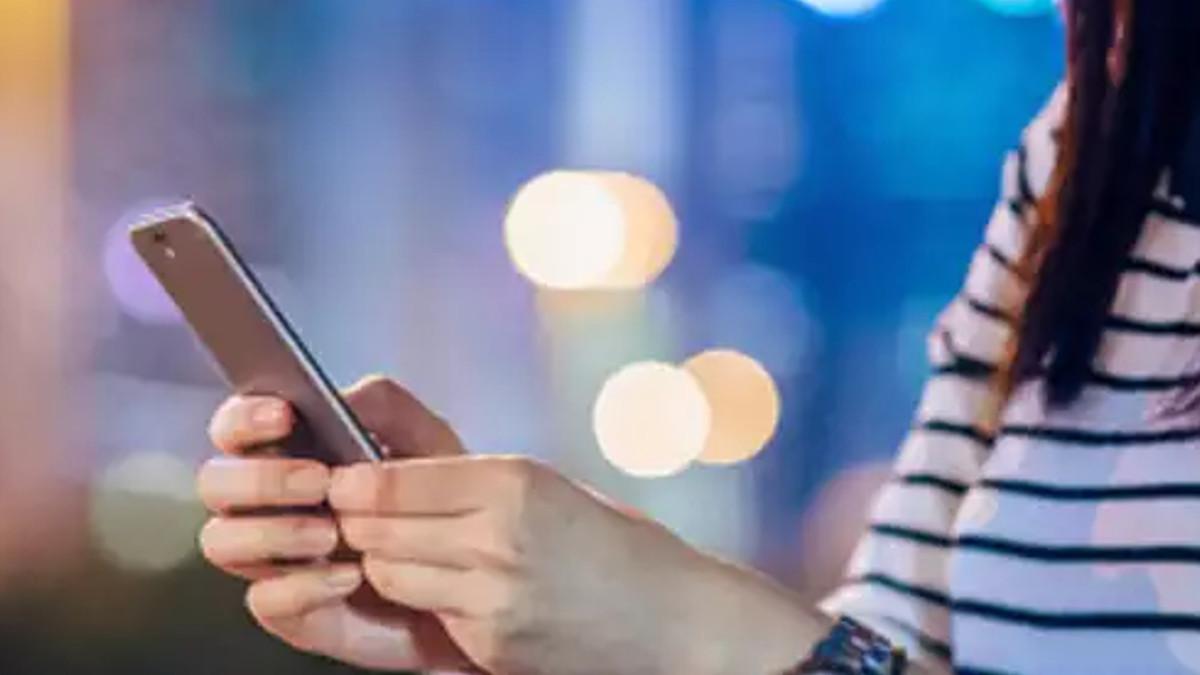 गेम खेलने के लिए बहन ने नहीं दिया मोबाइल, छोटे भाई ने हंसिये से काट दिया गला