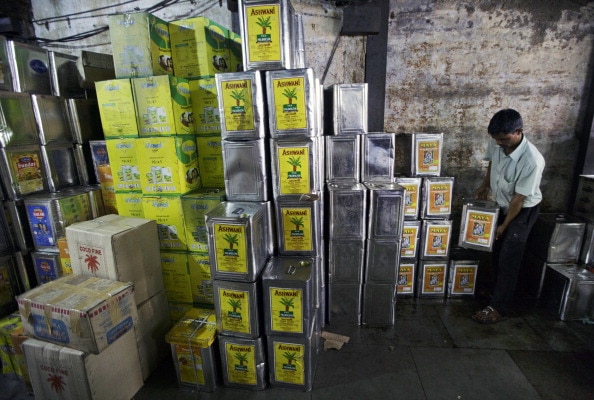 साल भर में कीमतें दोगुनी