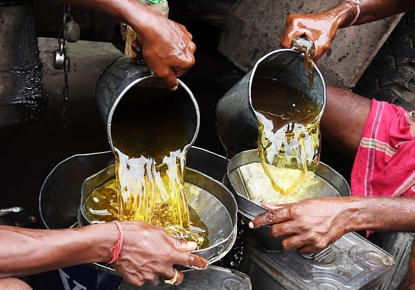 हर महीने कीमतों में उछाल