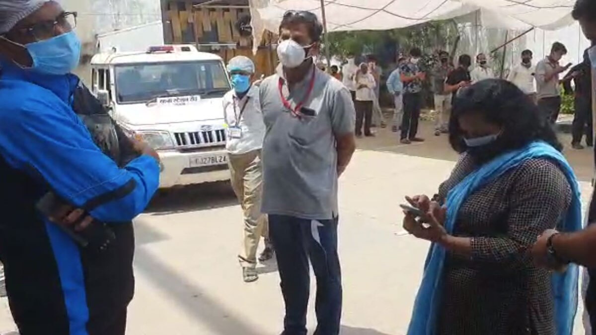 ई-पास मांगने पर पुलिस से भिड़ गईं भाजपा नेता