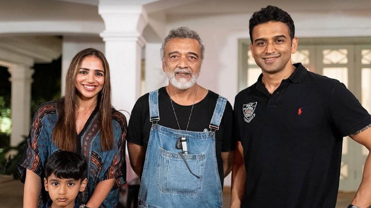  नितिन की पत्नी को भी बड़ी सैलरी