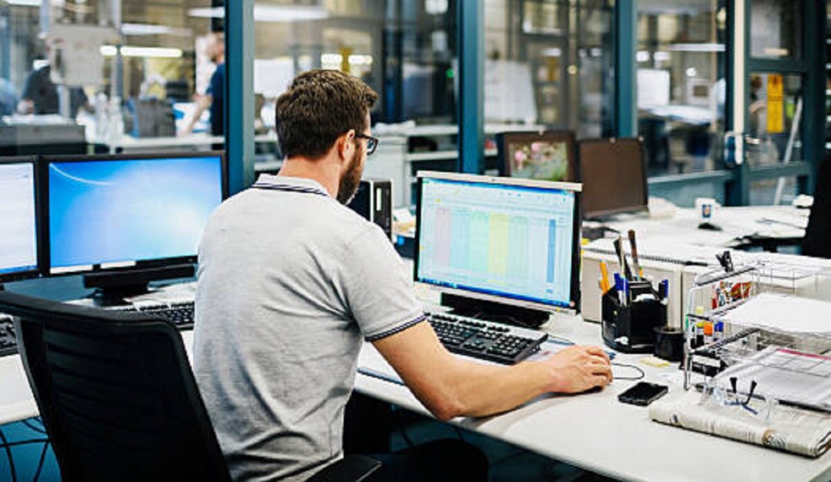 जुआ महंगी गाड़ियां फर्जी बैंकर