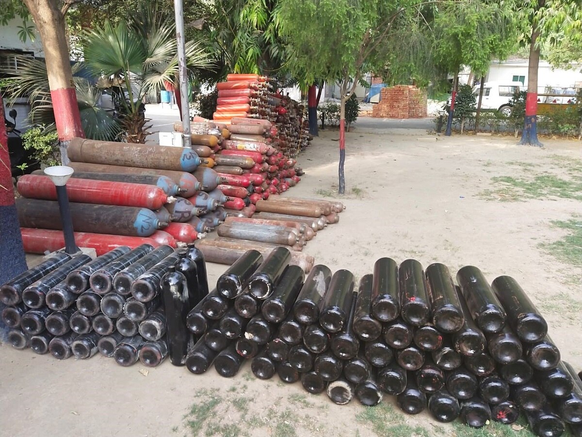 लोगों की जिंदगी से खिलवाड़ किया