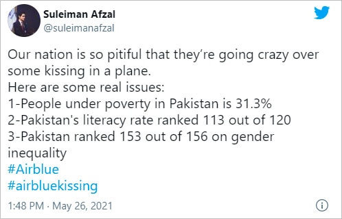 pak couple kiss in flight