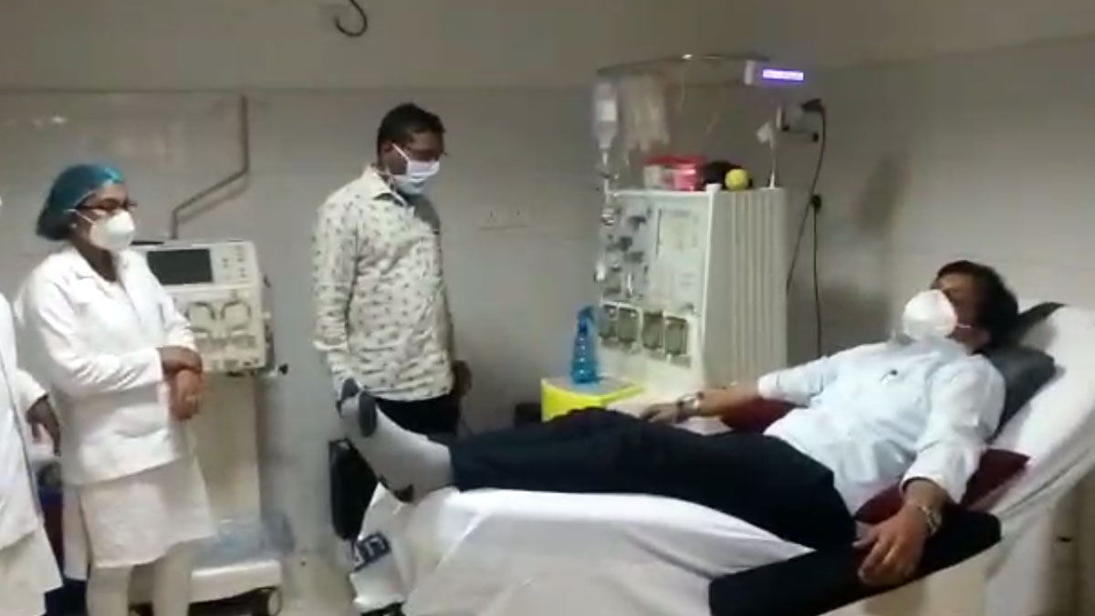 प्लाज्मा डोनेट कर डॉक्टर ने बचाई मरीज की जान 