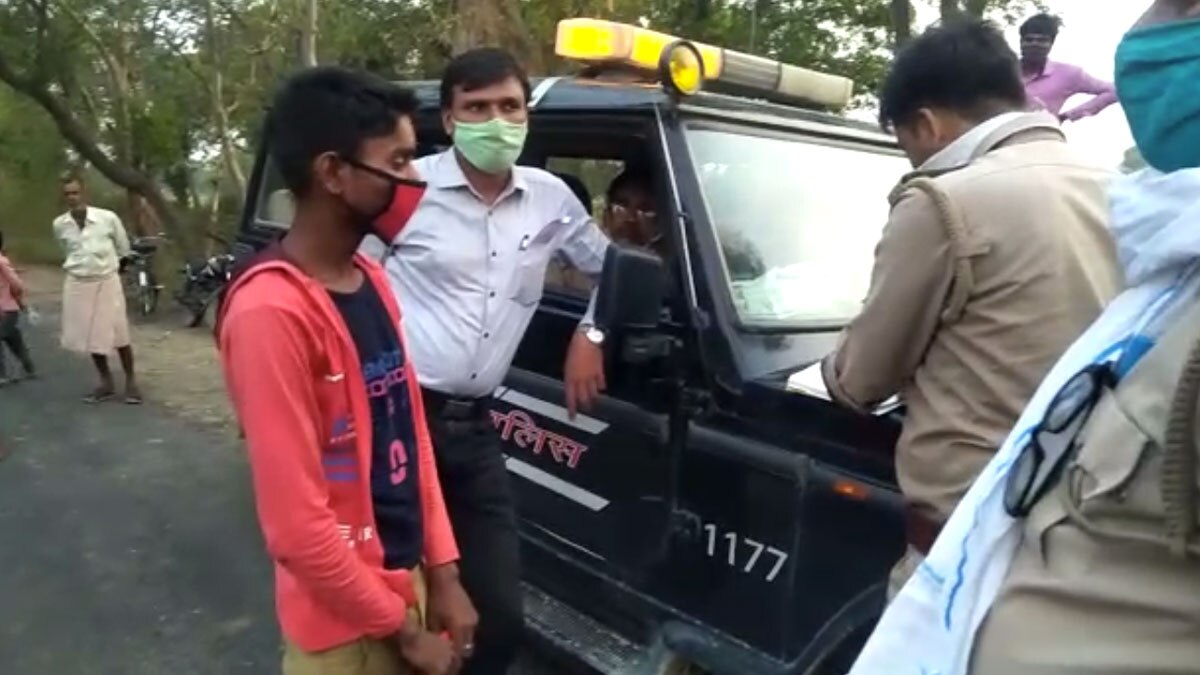 शव को सड़क पर फेंककर भागा झोलाछाप डॉक्टर 