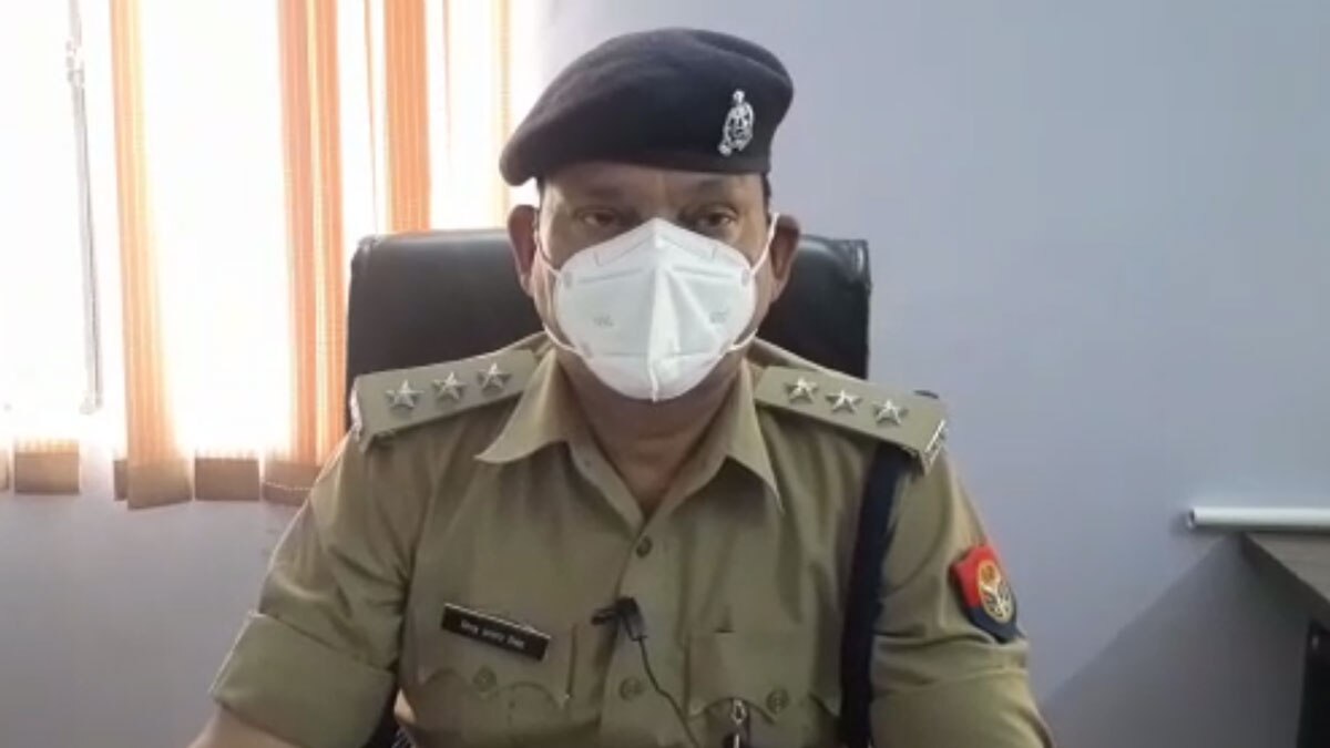 प्रेमिका से शादी के लिए टावर पर चढ़ा लड़का 