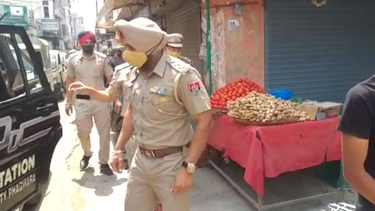  CMO को मारा थप्पड़, सब्जी गिराने पर SHO सस्पेंड