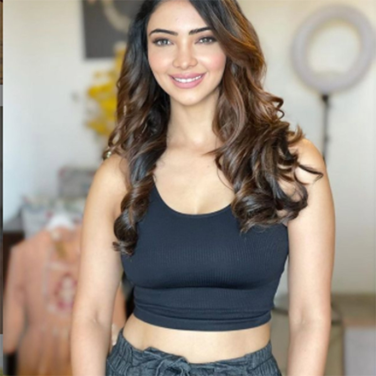 पूजा बनर्जी 