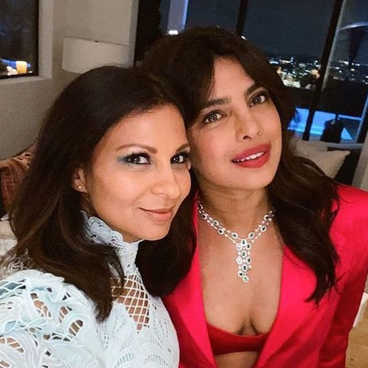 प्र‍ियंका चोपड़ा-अंजुला अचार‍िया