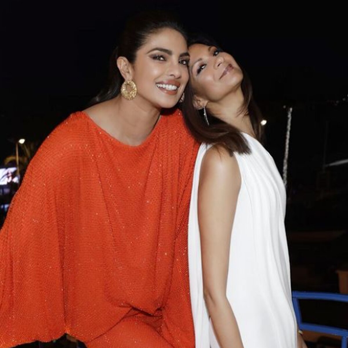 प्र‍ियंका चोपड़ा-अंजुला अचार‍िया