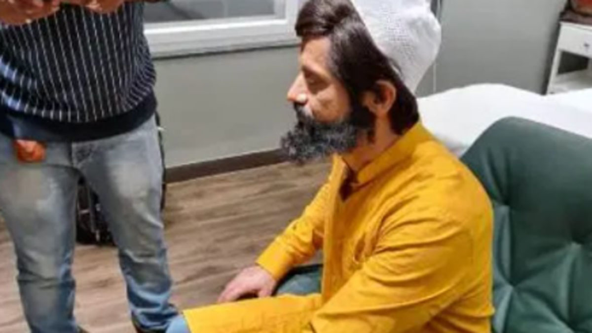 भेस बदलकर रात में थाने पहुंचे पुलिस कमिश्नर