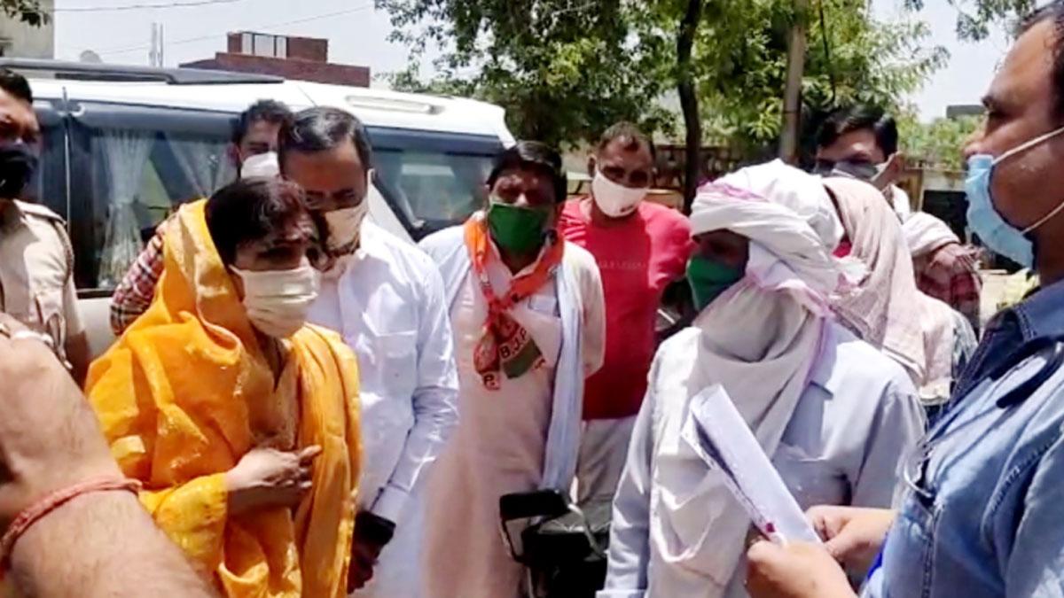 सांसद रंजीता कोली और डॉक्टर पवन गुप्ता की बातचीत का वीडियो वायरल 