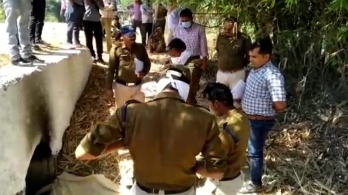  80 साल की पत्नी के सीने पर मारी बुजुर्ग ने लात, मौत हुई तो चुपचाप बांस के पत्तों पर रखकर जला द‍िया शव  