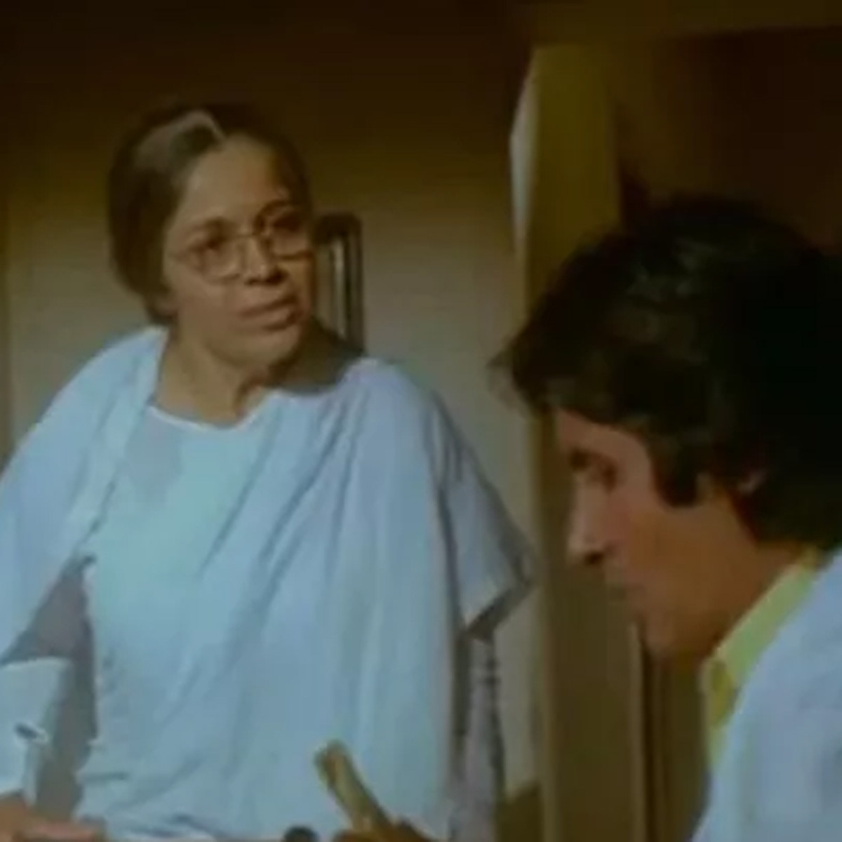 अमिताभ बच्चन और रोहिणी हट्टंगड़ी 