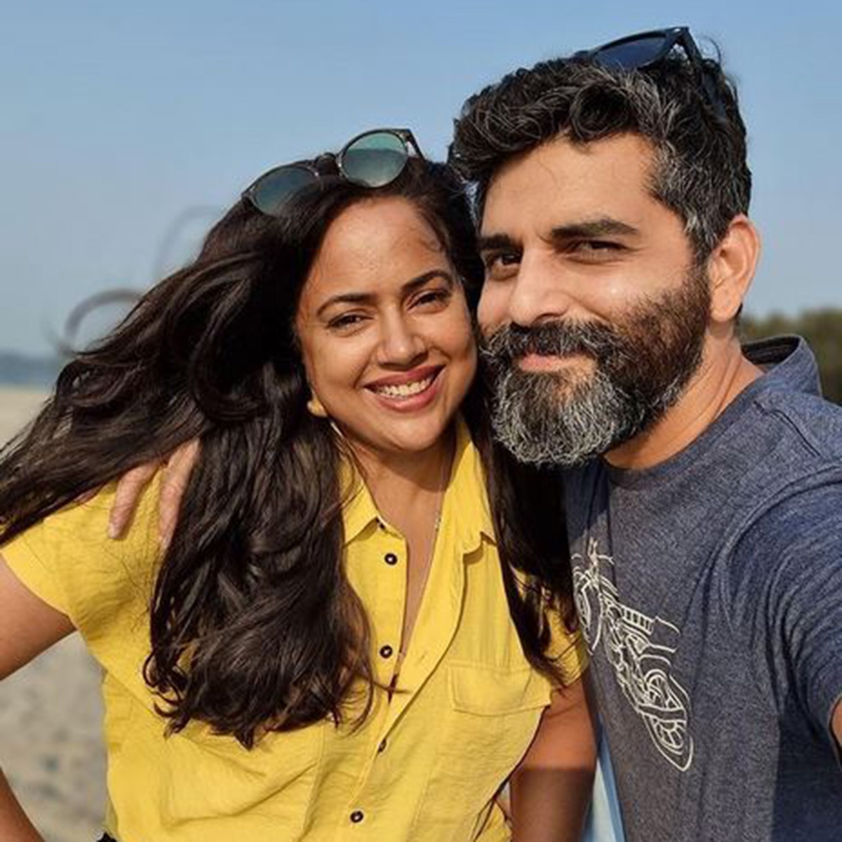 पति संग समीरा रेड्डी