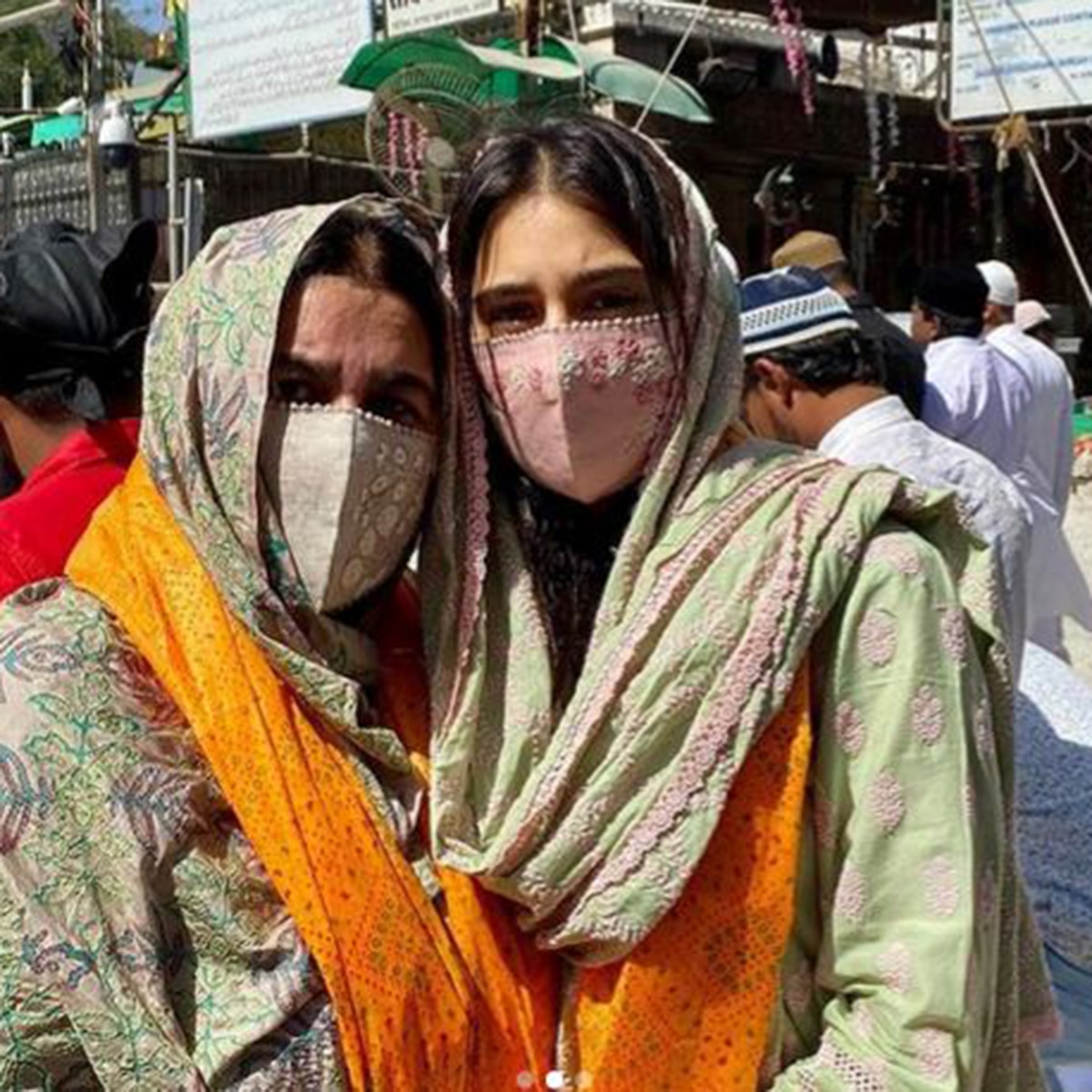 अमृता संग सारा