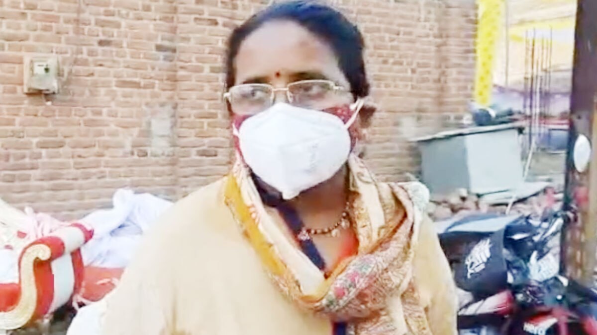 BJP MLA की भतीजी की शादी, नहीं हुआ चालान