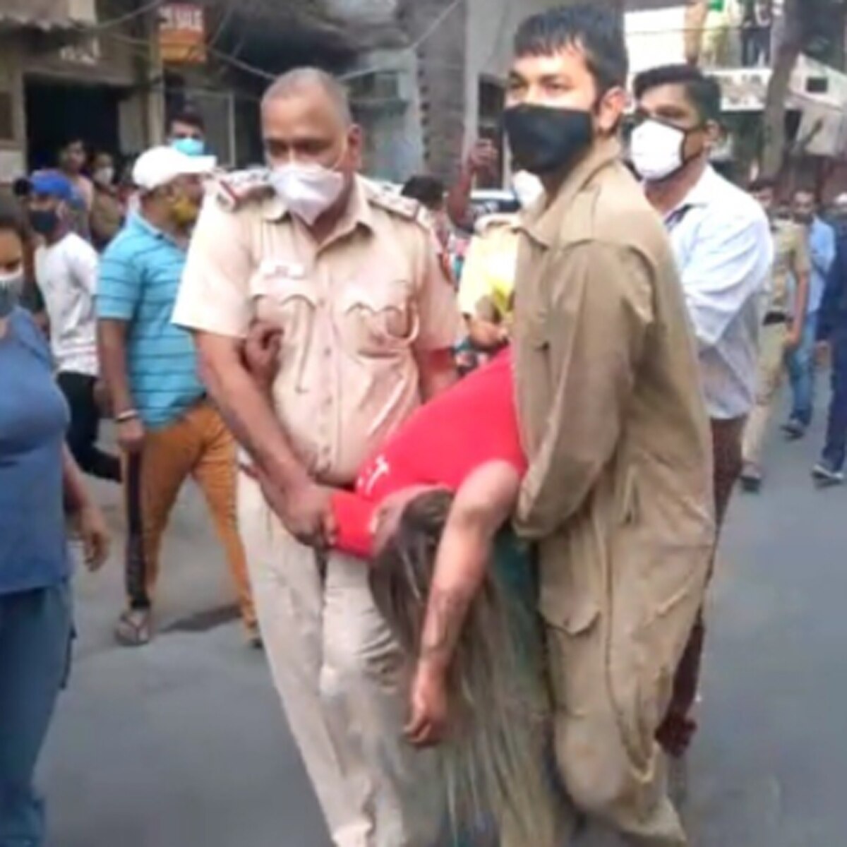 पुलिस ने किया रेस्क्यू