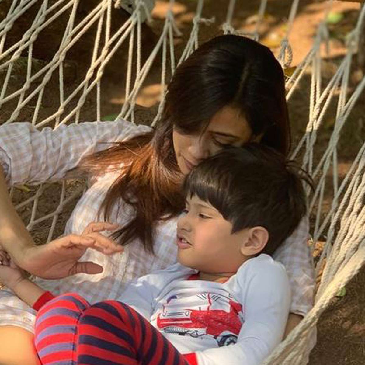 श्वेता संग रेयांश