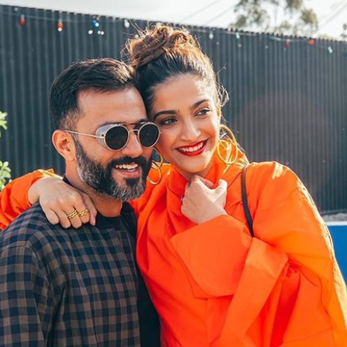 सोनम कपूर-आनंद आहूजा वेड‍िंंग एन‍िवर्सरी  