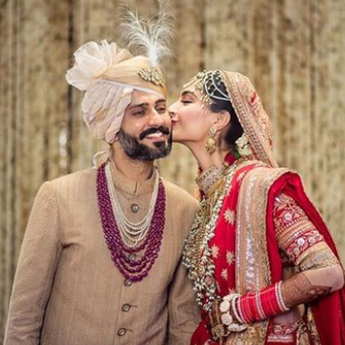 सोनम कपूर-आनंद आहूजा वेड‍िंंग एन‍िवर्सरी  