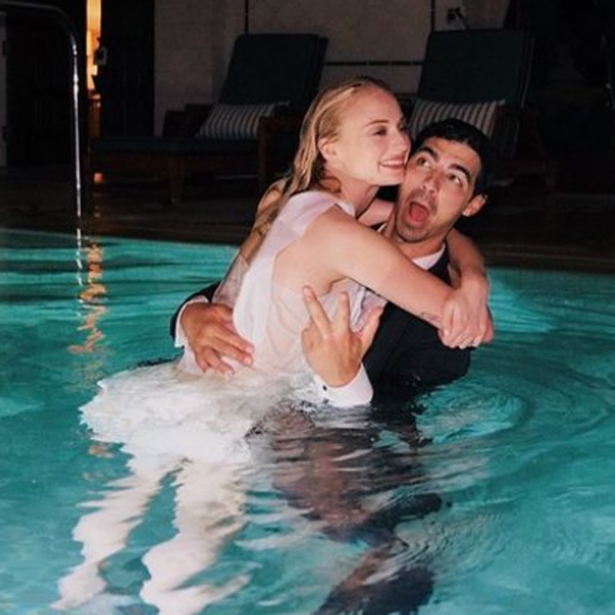 सोफी टर्नर-जो जोनस 