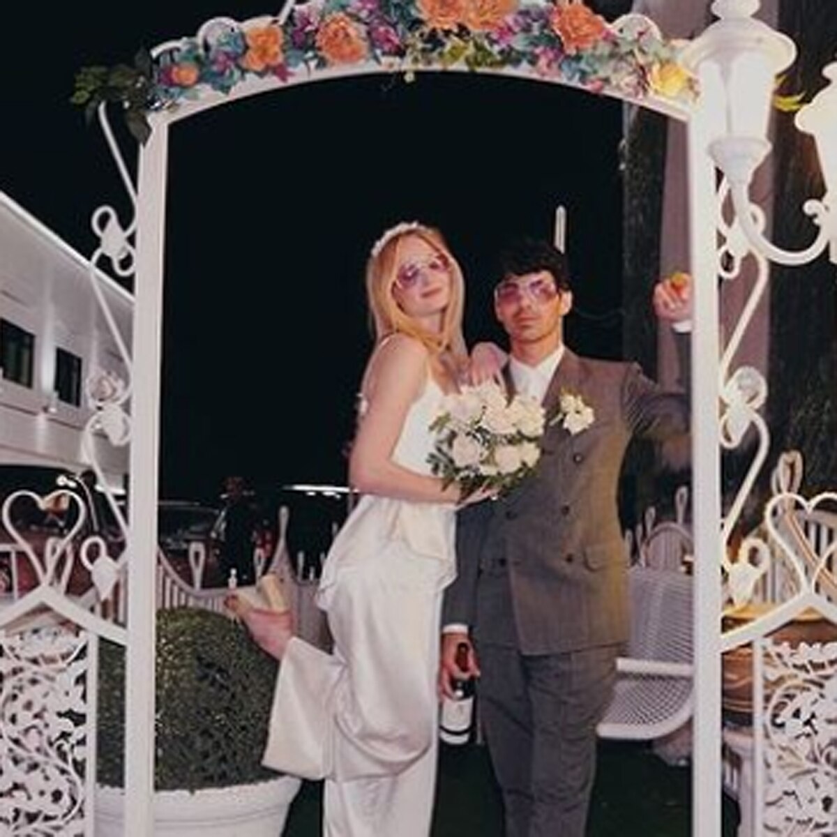 सोफी टर्नर-जो जोनस 