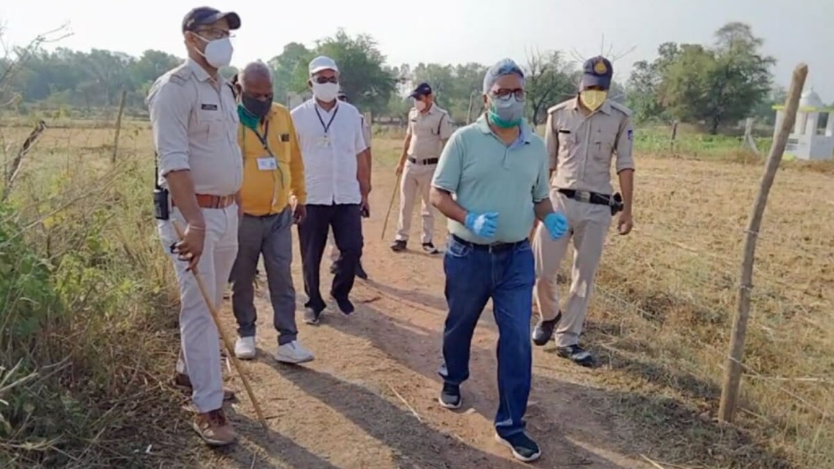  लॉकडाउन में नियमों की अनदेखी पर पुलिस ने किसानों के साथ की सख्ती 