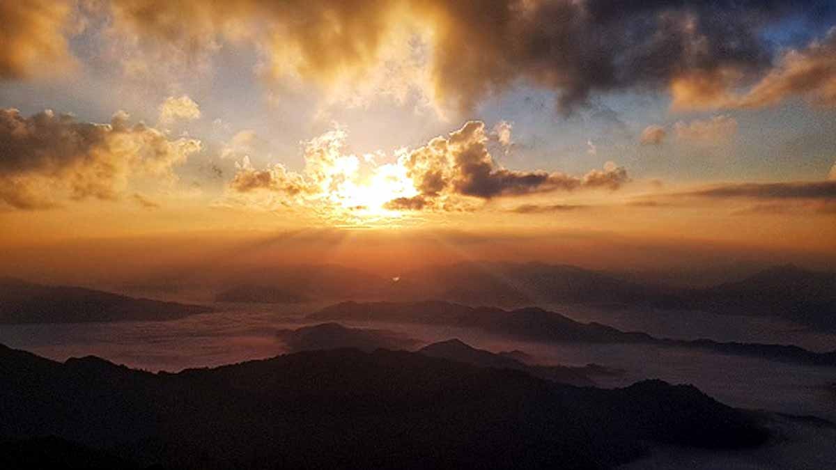 Stratospheres Shrinking