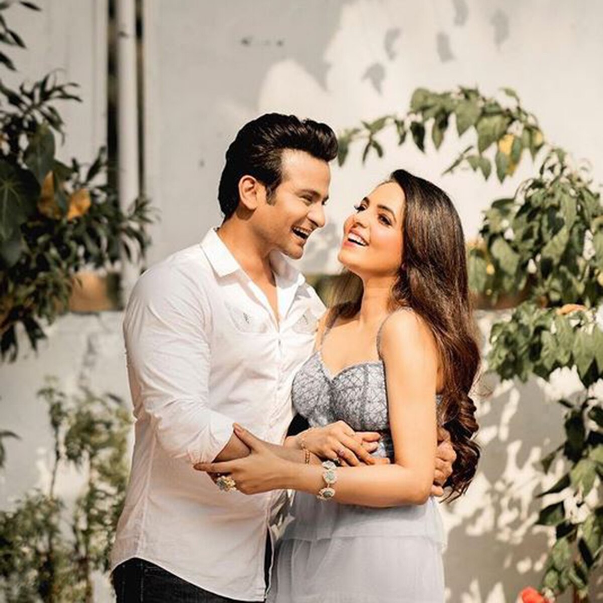 सुगंधा और संकेत