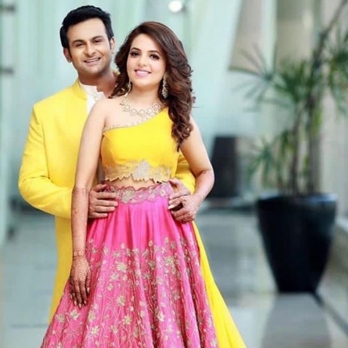 सुगंधा और संकेत