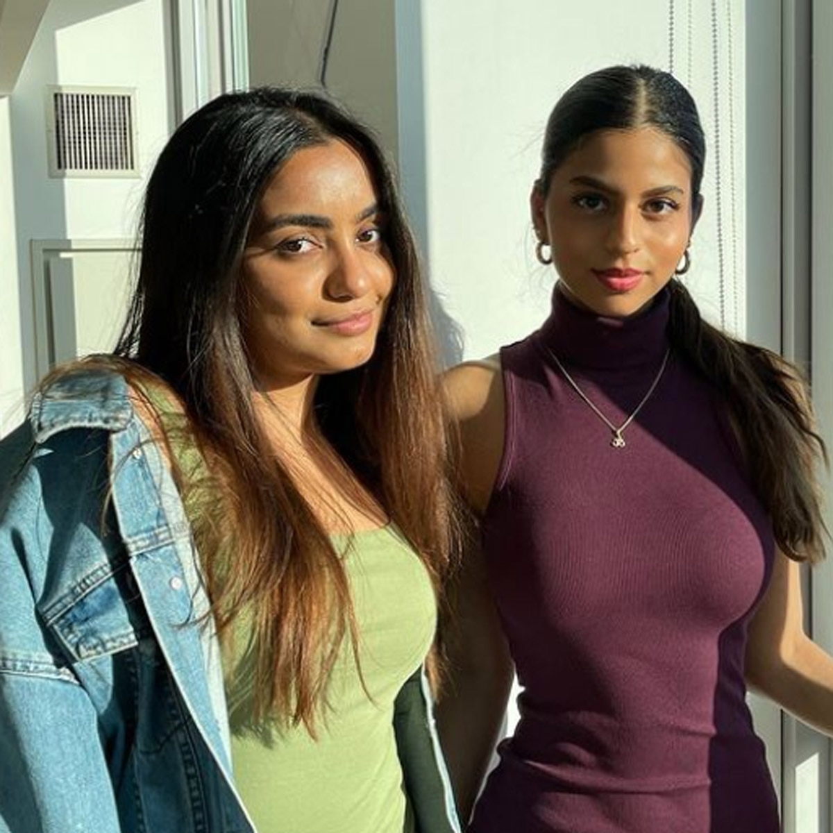 सुहाना खान दोस्त के साथ 