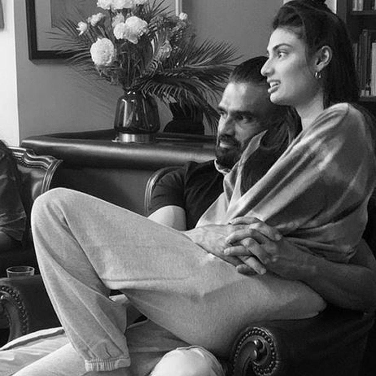 बेटी आथिया संग सुनील शेट्टी