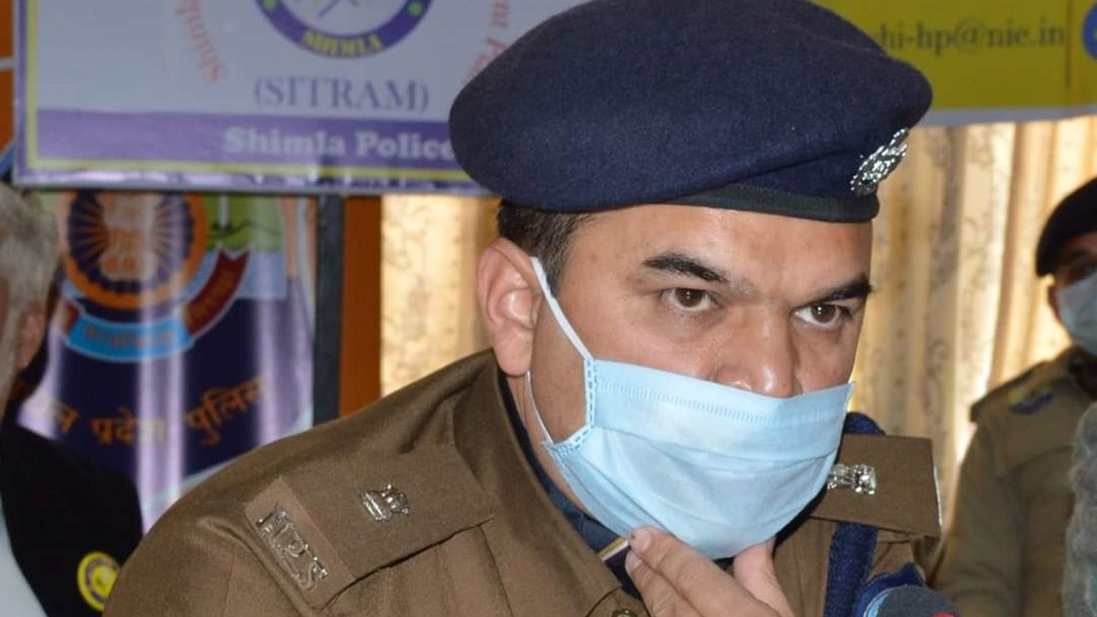 पुलिस अधिकारी पर लगा यौन शोषण का आरोप 