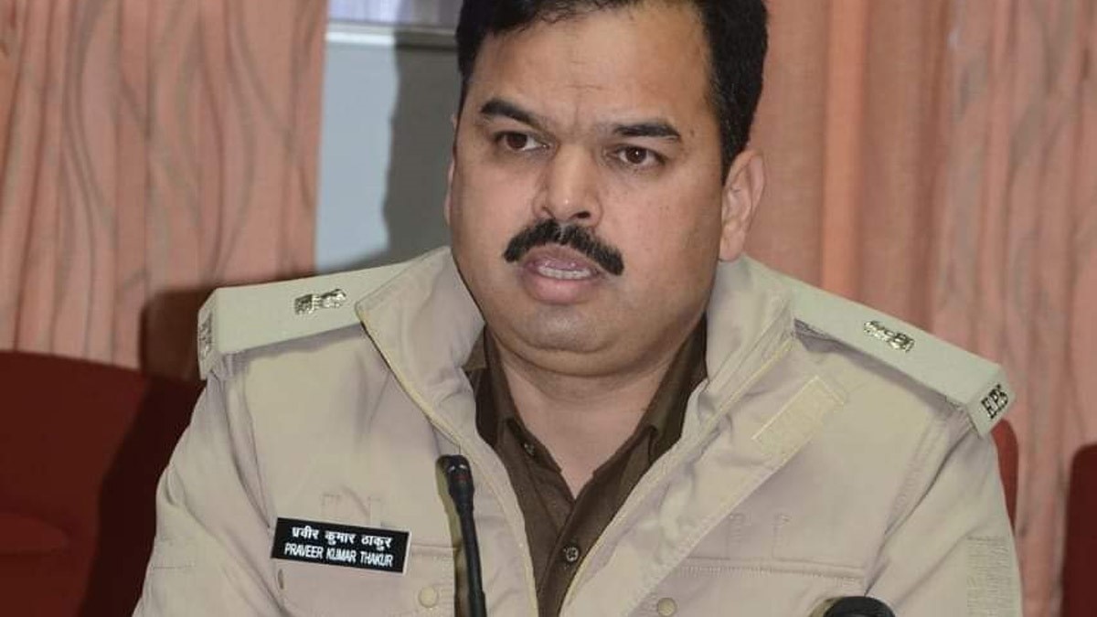 पुलिस अधिकारी पर लगा यौन शोषण का आरोप 