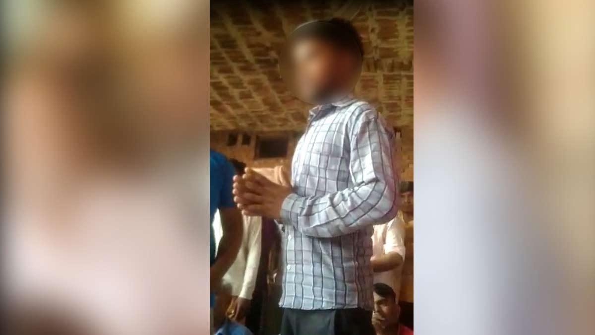 पंचायत में लड़की ने युवक को चप्पल से पीटा 