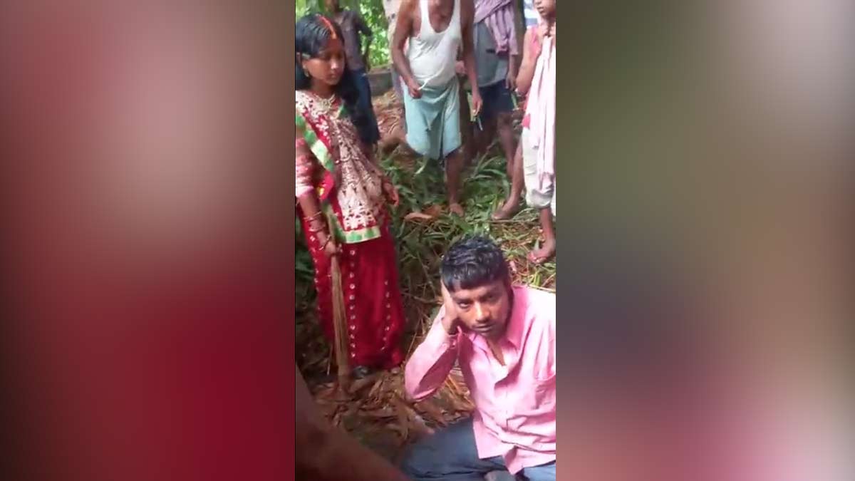 पहली और दूसरी पत्नी ने युवक को जमकर पीटा 