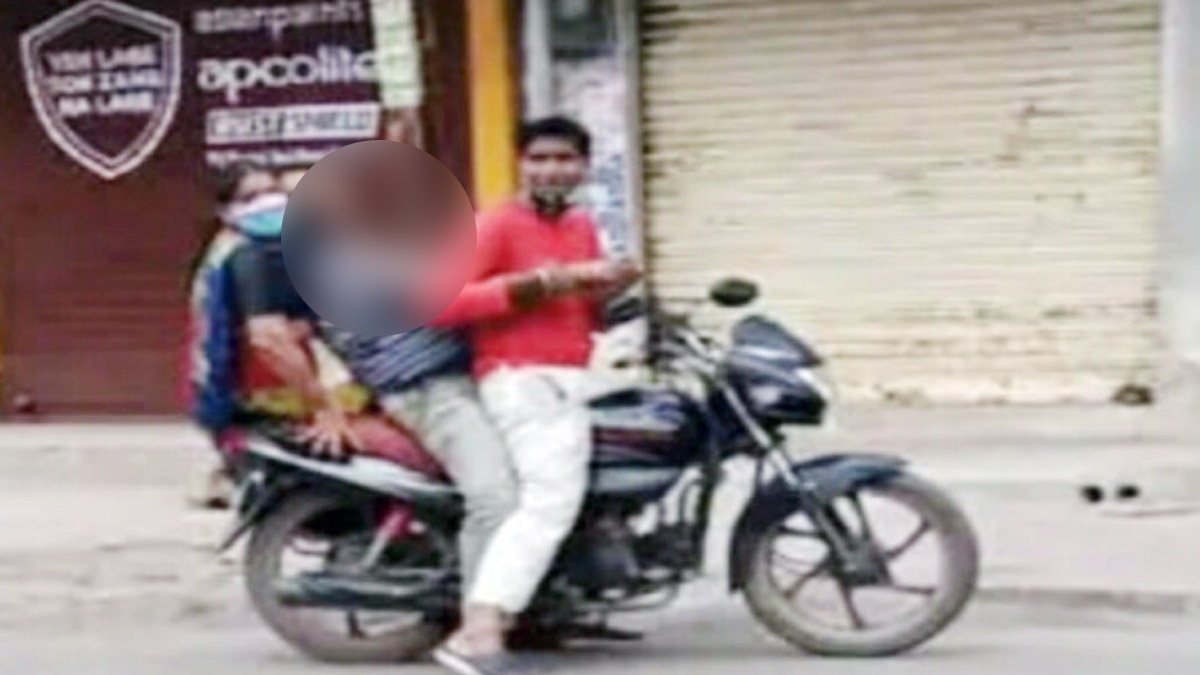 इलाज न मिलने की वजह से वकील की बाइक पर तोड़ा दम 