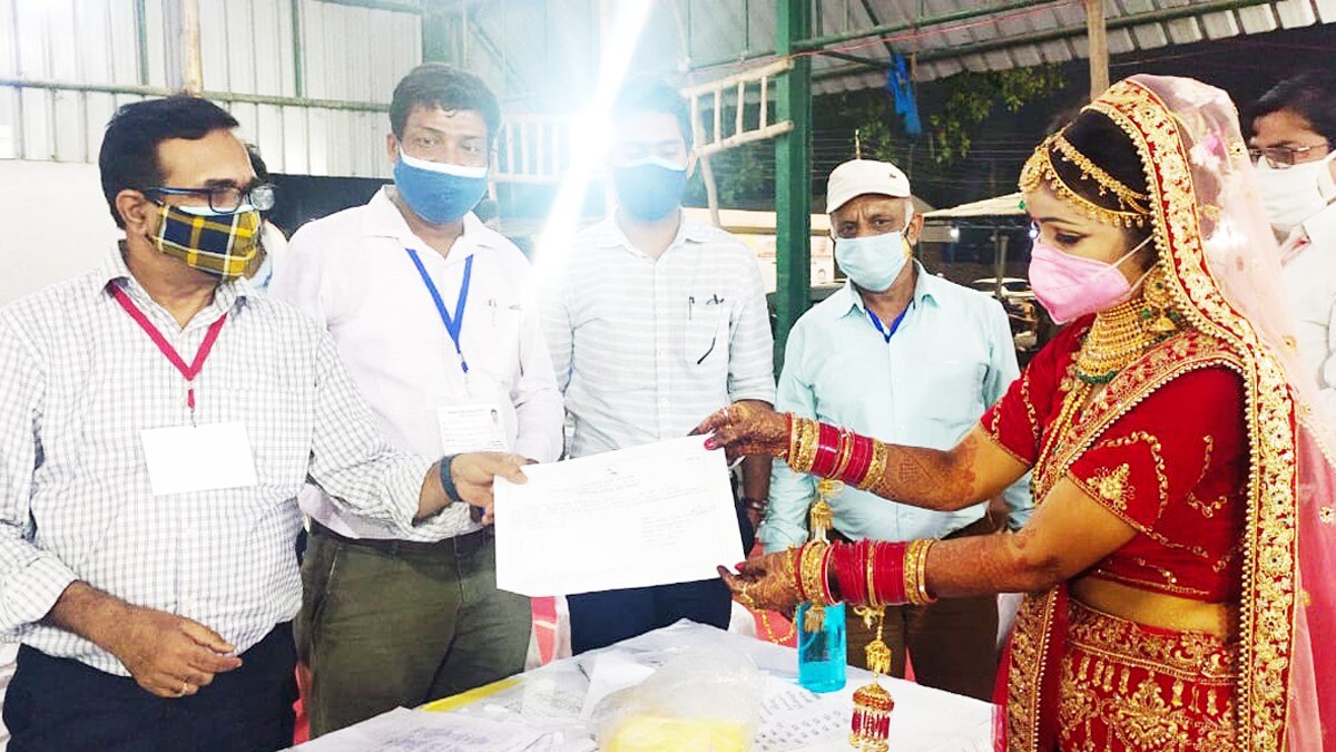 सातवां फेरा लेते ही मतगणना स्थल पहुंची दुल्हन