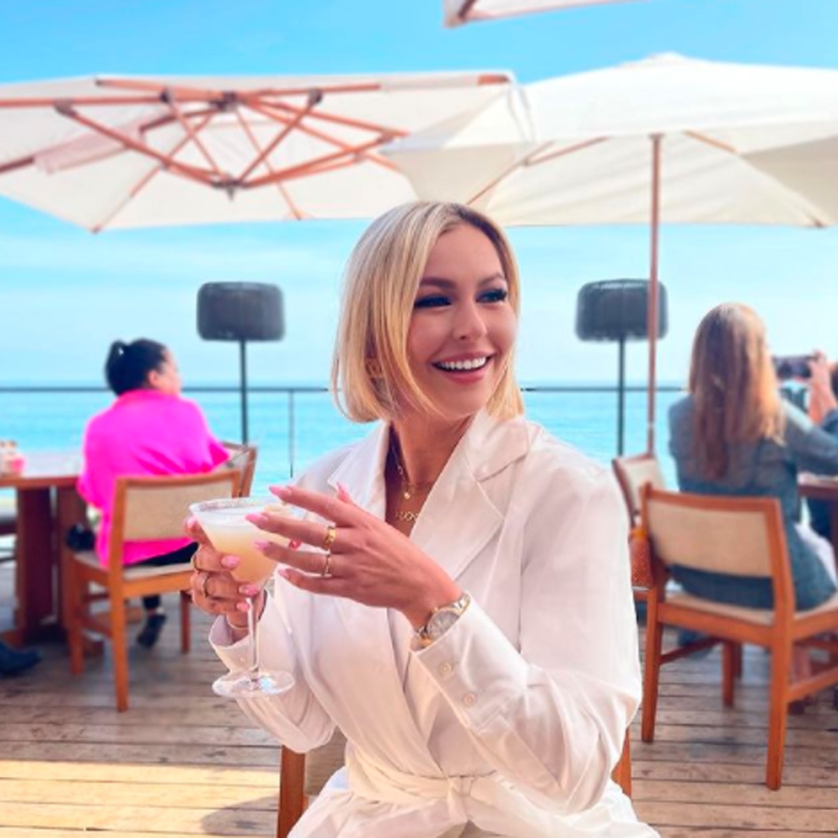 woman caught bf iphone feature 