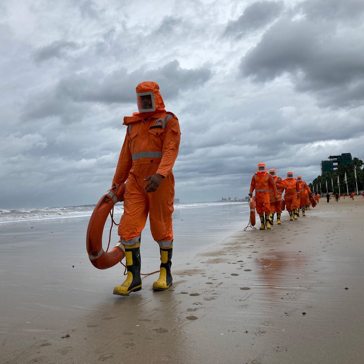 मुंबई जुुहू बीच (Photo: Rakesh Rajaram Salaskar)