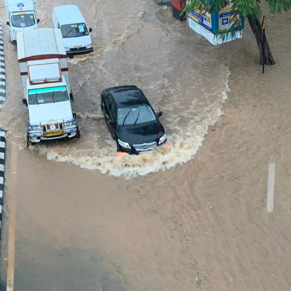 मुंबई जुुहू बीच (Photo: Kiran Sapkal)