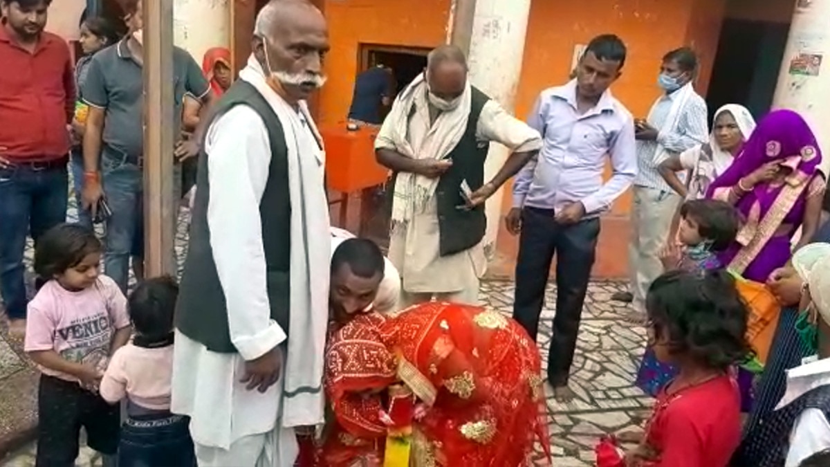 केवल 17 मिनट में हुई शादी, दूल्हे ने दहेज के रूप में मांगी अनोखी चीज 